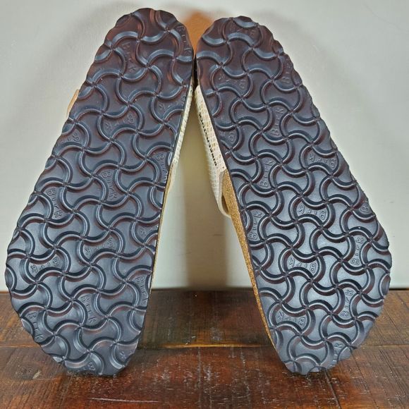 Birkenstock Gizeh Sandals Womens Mens Sizing Regular Shiny Python Eggshell - Picture 8 of 11